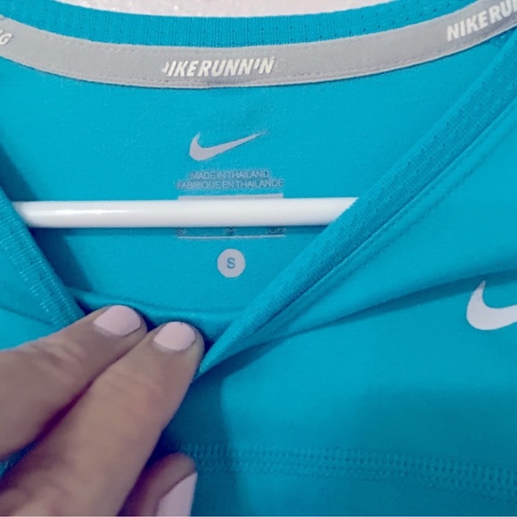 🩵Nike Runn’n Dry Fit Long Sleeve Tee Sz S - Picture 2 of 9